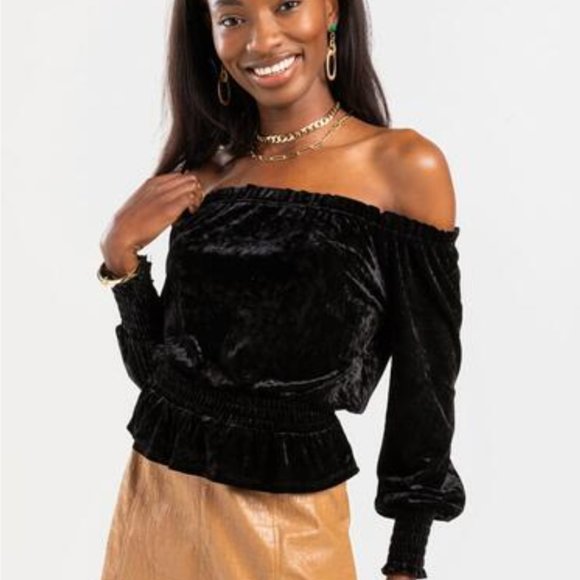 Francesca's | NWT Christelle Velvet Off The Shoulder Blouse 💠 - Picture 9 of 9